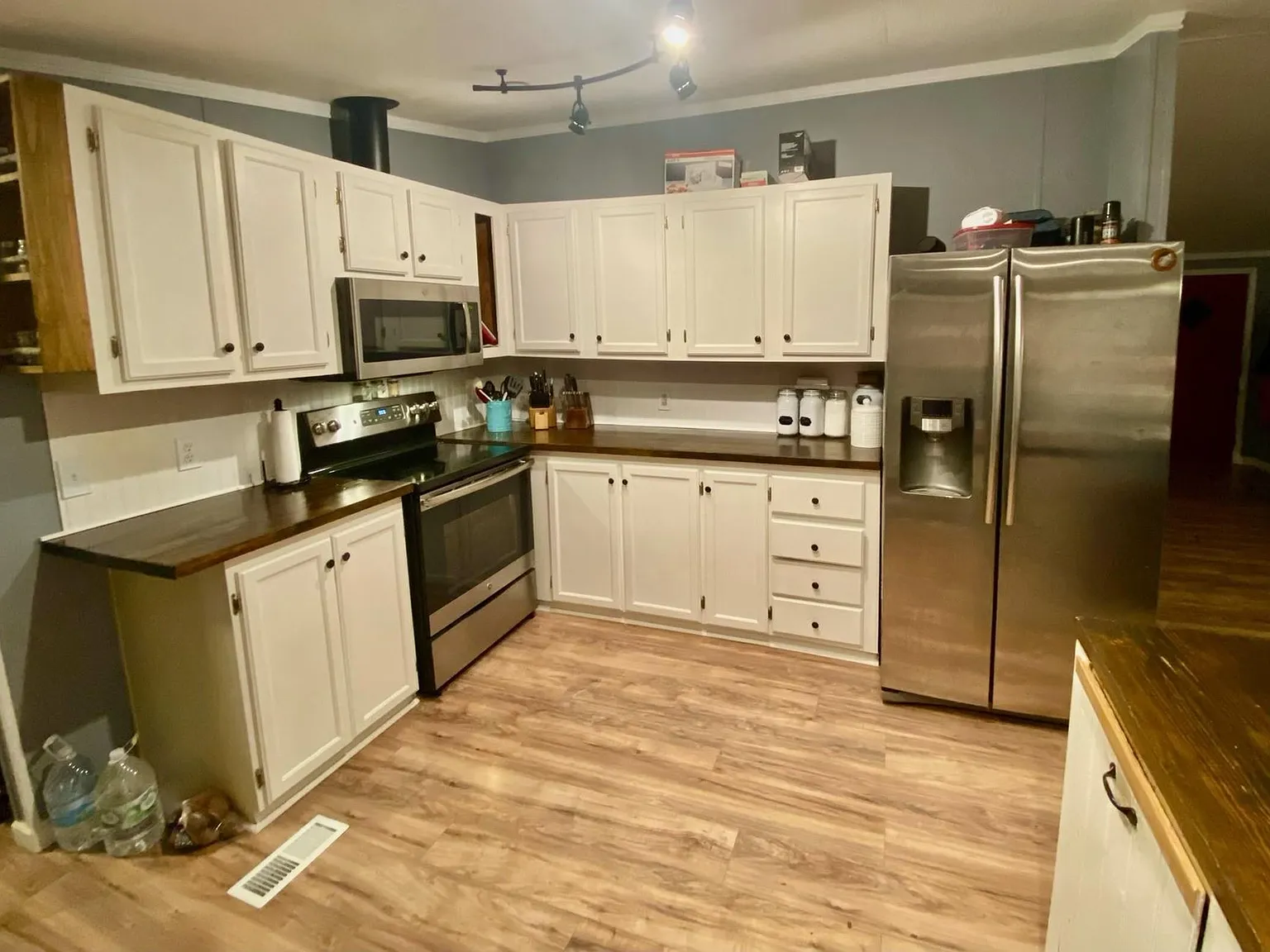 4 bed, 2.0 bath, 1792 sqft, $2,100 — Photo 3