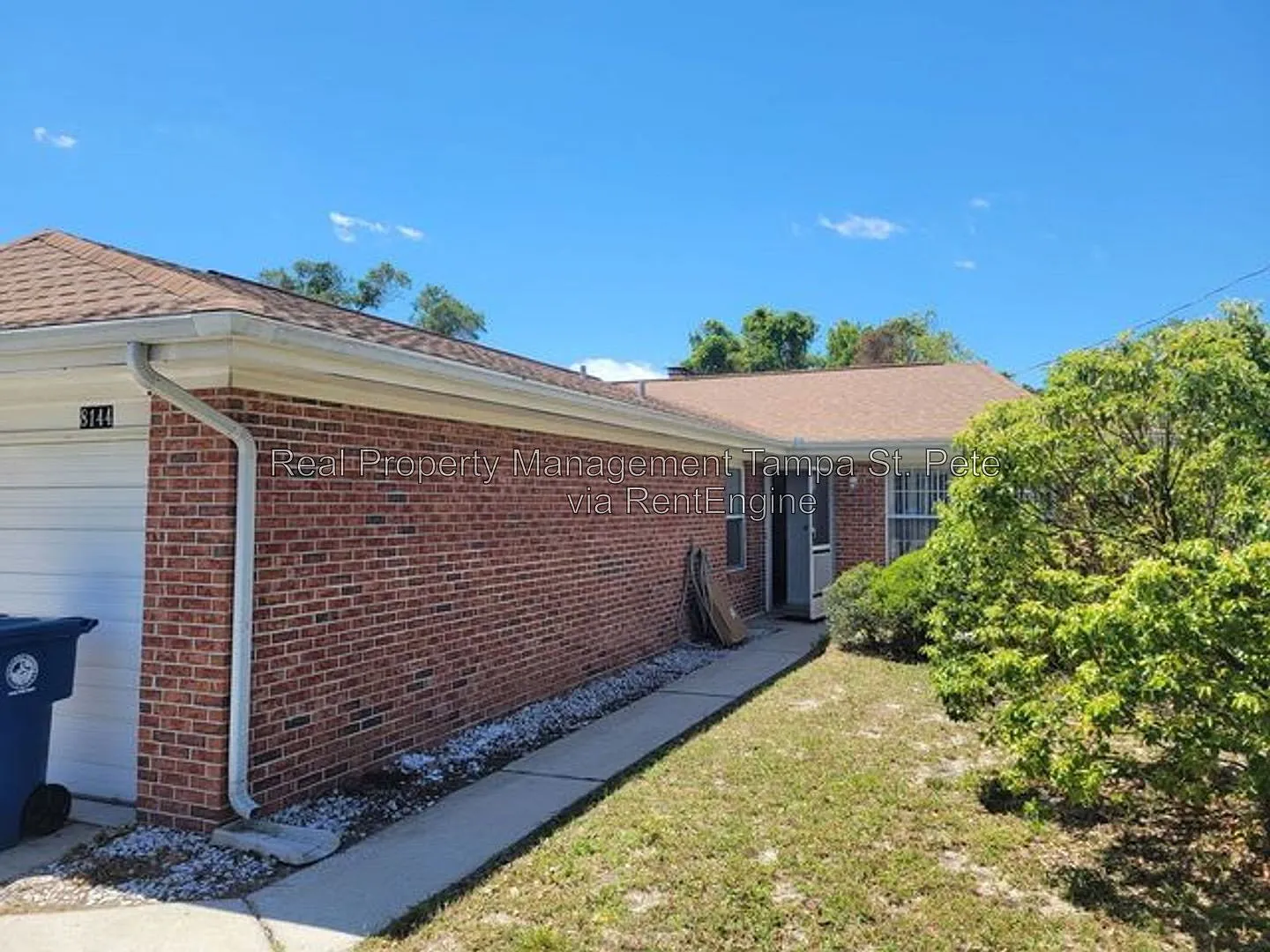 2 bed, 1.0 bath, 800 sqft, $1,299 — Photo 2