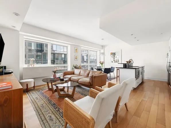 440 Kent Ave, Brooklyn, NY