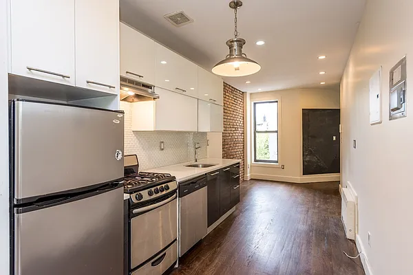 Rented by Nooklyn NYC LLC | media 12