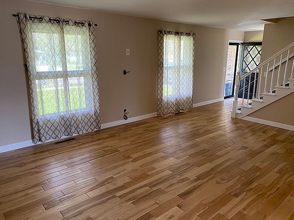 5th image of 69 Wesley Ave