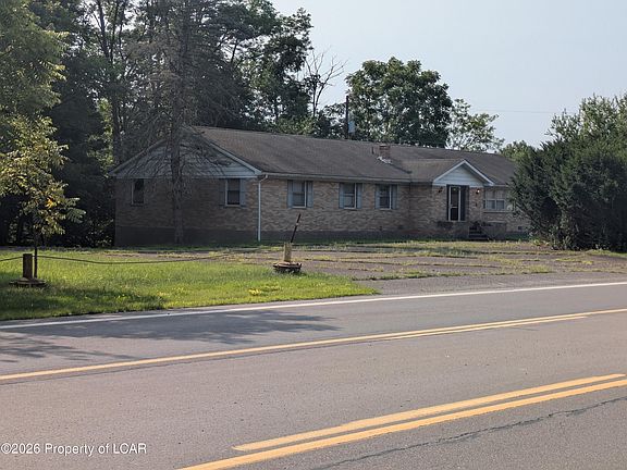 5th image of 828 Salem Blvd