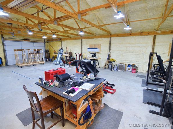 216 E Willis Rd, Tahlequah, OK 74464