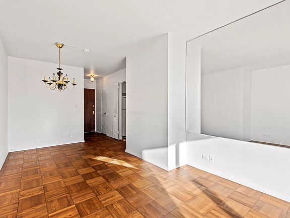 4th image of 303 E 57th St APT 24C