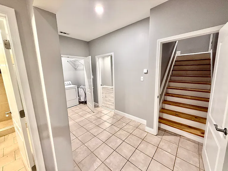 2041 English Ln — Photo 39