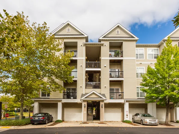 5105 Travis Edward Way APT E, Centreville, VA 20120