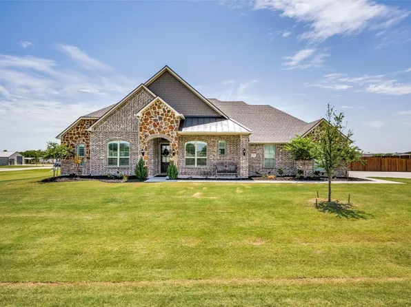 7018 New Castle Ln, Sanger, TX 76266