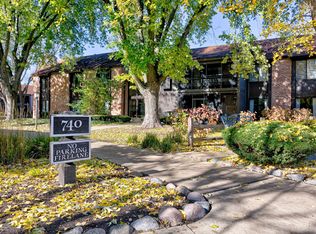 740 Saint Andrews Ln APT 1, Crystal Lake, IL 60014