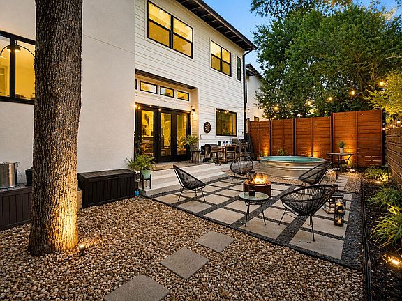 3rd image of 2009 Arthur Ln #A