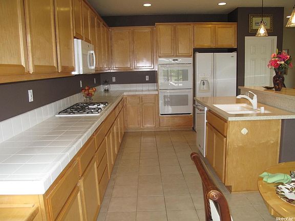 3rd image of 220 Vista Cove Cir