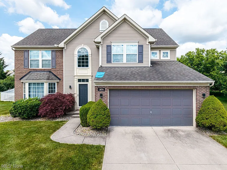 3876 Bosworth Dr — Photo 1