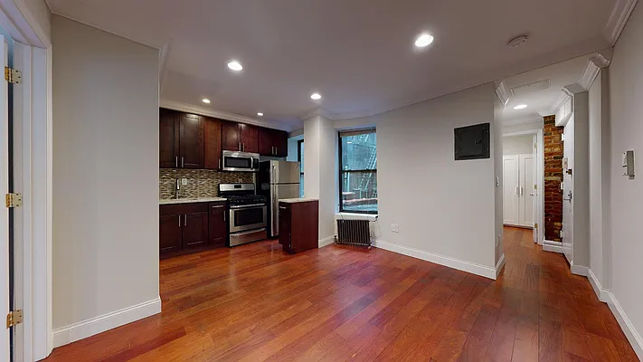 Rented by Bond New York | media 13