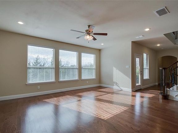 4th image of 7305 Venice Dr Unit 5