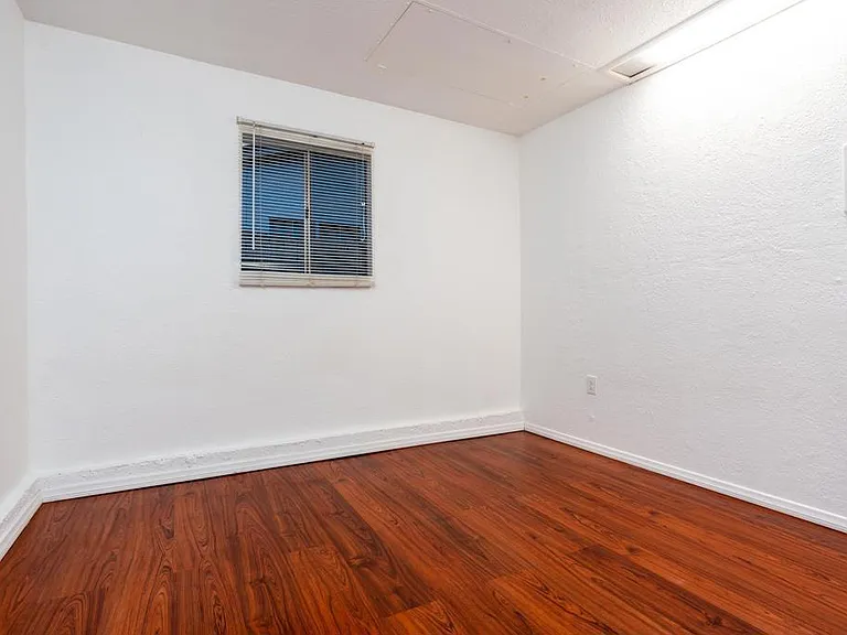 1568 Primera St #B — Photo 14