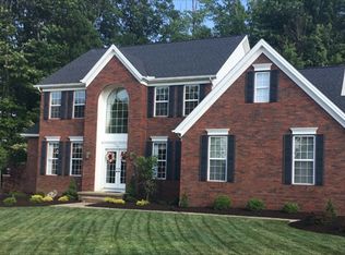 2661 Crystalwood Dr, Broadview Heights, OH 44147