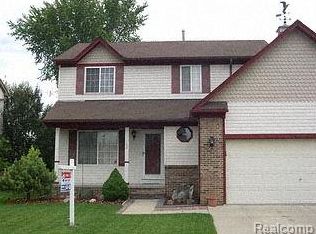 162 Algansee Dr, Troy, MI