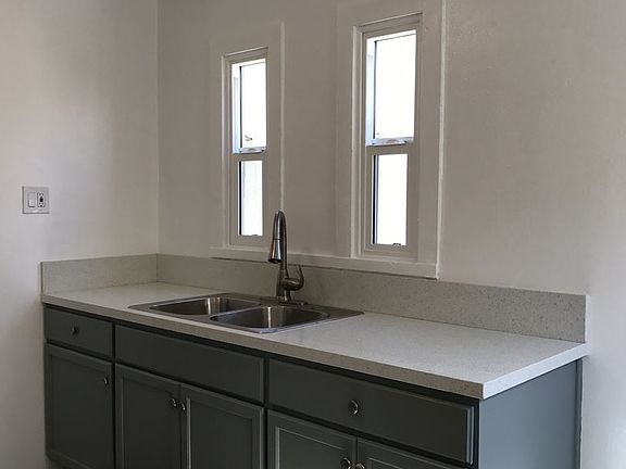 4th image of 1134 1/4 N Kingsley Dr