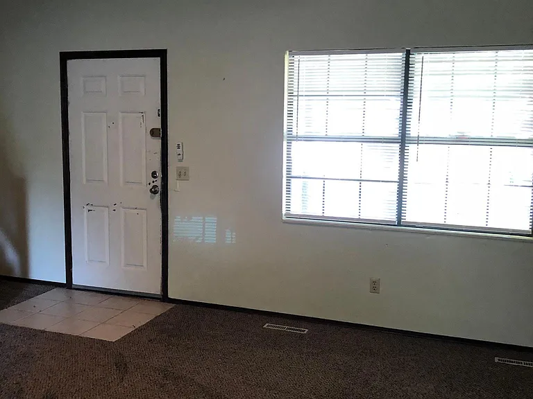 4424 S Robberson Ave — Photo 15