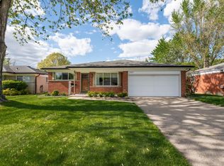 13037 Roxbury Dr, Sterling Heights, MI