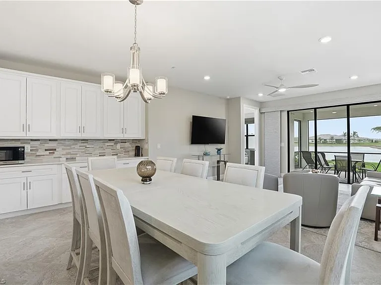 12361 Canal Grande Dr — Photo 7