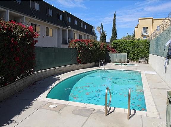 3rd image of 9047 Langdon Ave Unit 31