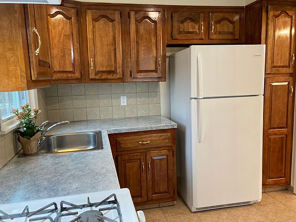 2nd image of 75 Washington Ave N Floor 2