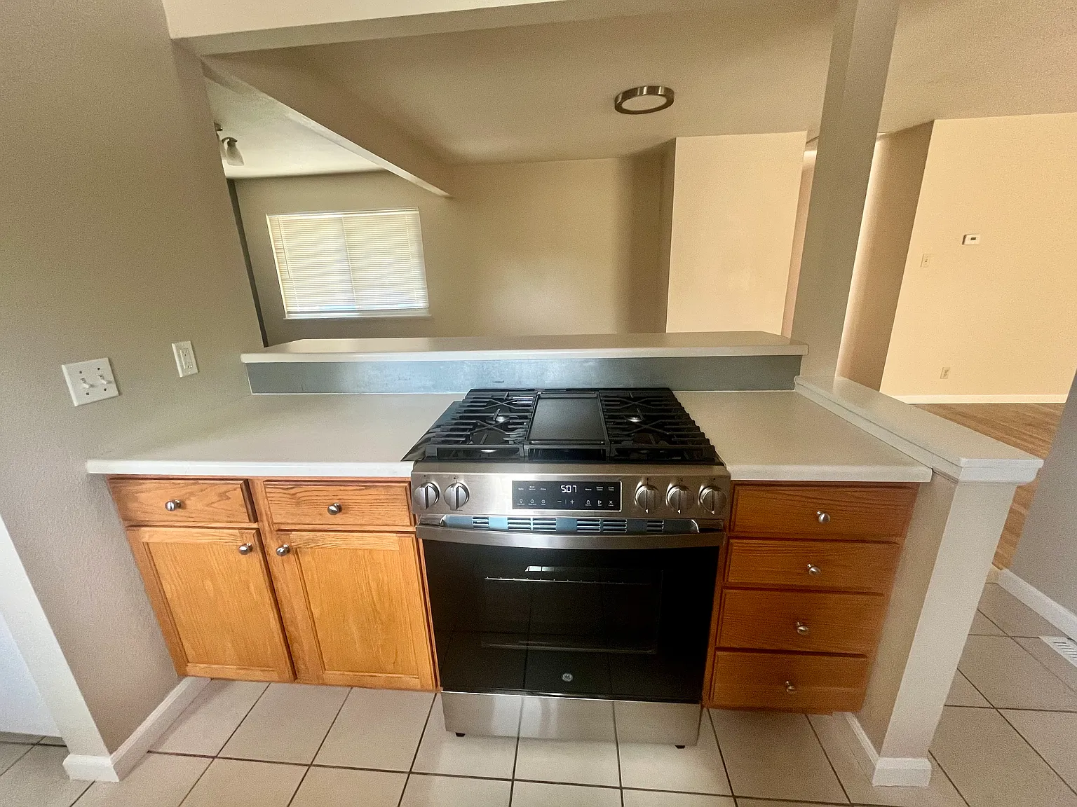 4 bed, 1600 sqft, $2,500 — Photo 4