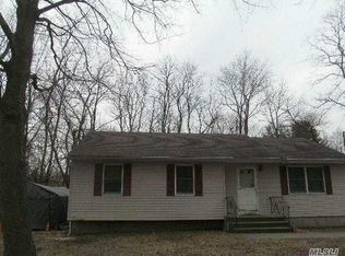 16 W End Ave, Brentwood, NY 11717