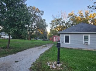 408 Lincoln St, Hamilton, MO 64644