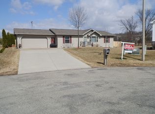 471 Riverview Ct, Omro, WI 54963