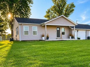 415 Summerfield Rd, Saint Jacob, IL 62281