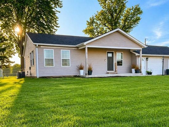415 Summerfield Rd, Saint Jacob, IL 62281