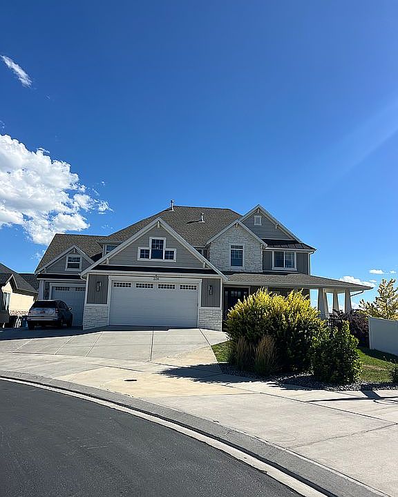1st image of 224 S Dry Creek Ln