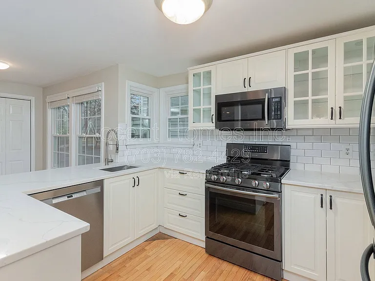 7579 Cross Gate Ln — Photo 9