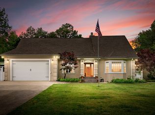 2614 Lake Rd, Woodlawn, TN 37191