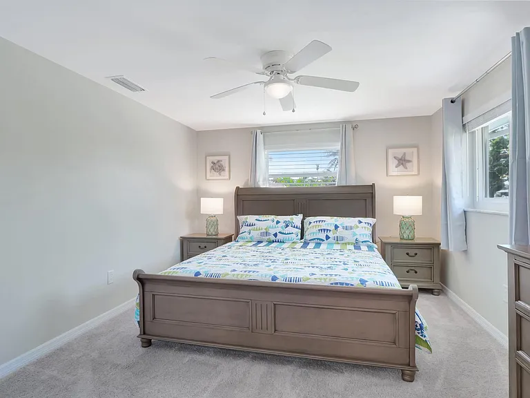5845 Riverside Ln — Photo 10