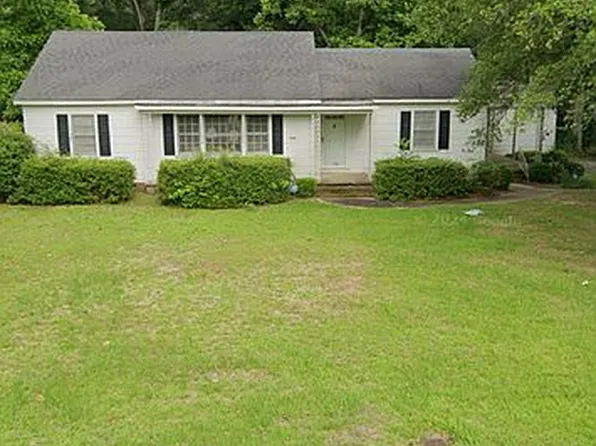 1715 Old Bay Springs Rd, Laurel, MS 39440