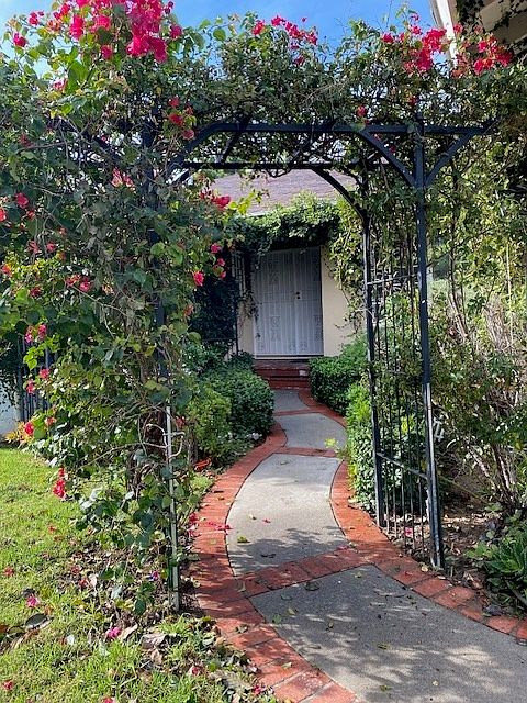 1st image of 9041 Petit Ave