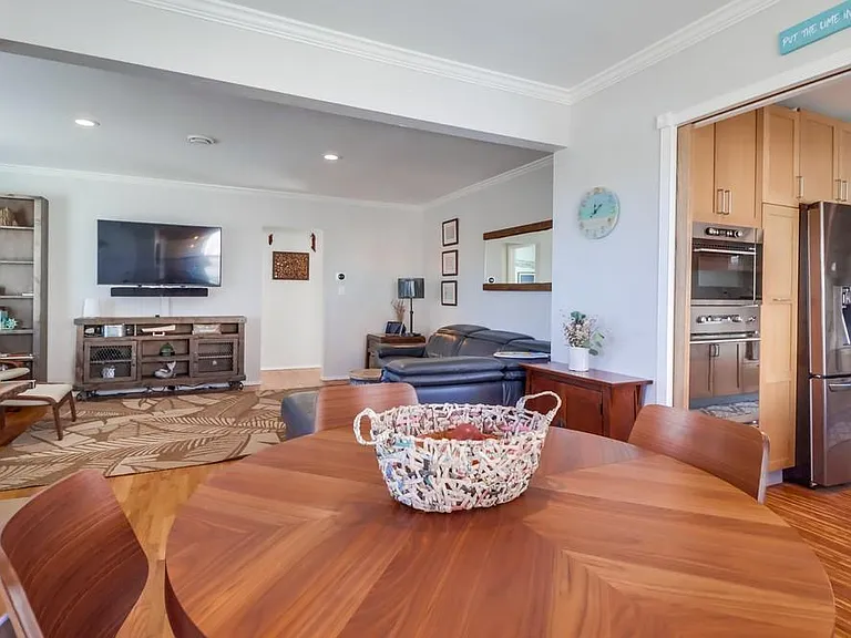 984 Catalina Blvd — Photo 7