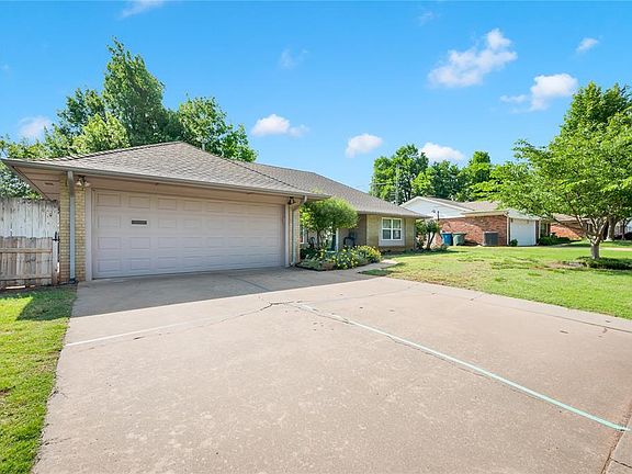 3rd image of 3412 Baird Dr