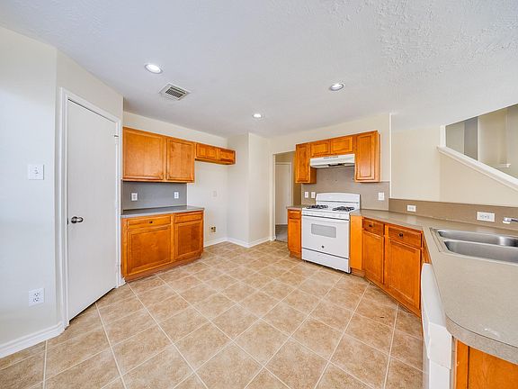 4th image of 20003 Rustic Lake Ln