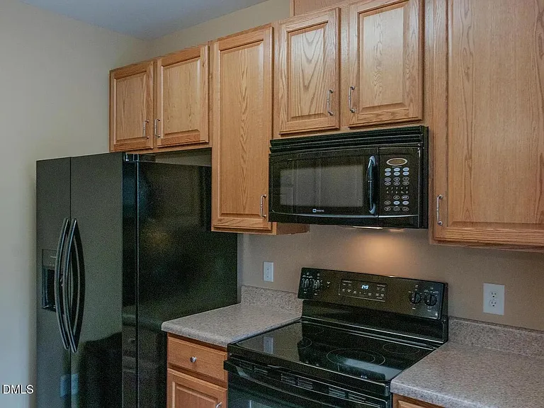 822 Providence Glen Dr — Photo 7