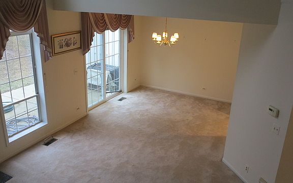 5th image of 306 Stillwater Ct