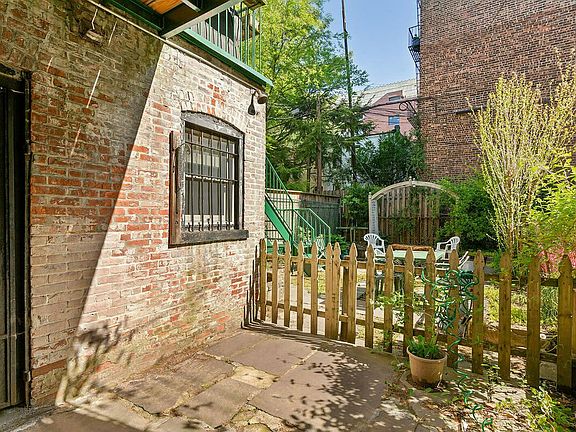 5th image of 493 8th St APT 1