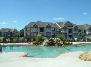 27 Scenic Cove Ln, Saint Charles, MO 63303
