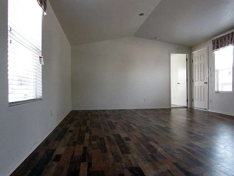 500 Miller Ave — Photo 11