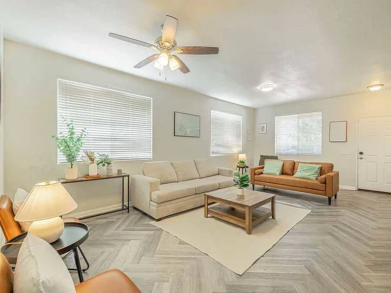 3423 Racquet Ln — Photo 2