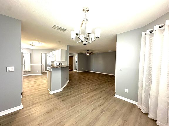3rd image of 9706 SW 92nd Place Road