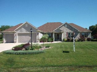 125 Ferris Dr, North Prairie, WI 53153