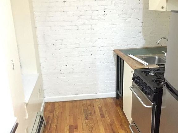 3rd image of 132 W 109th St APT 4B